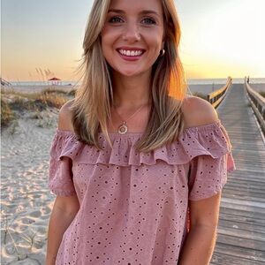 Elegant Off-Shoulder Eyelet Blouse - Dusty Pink